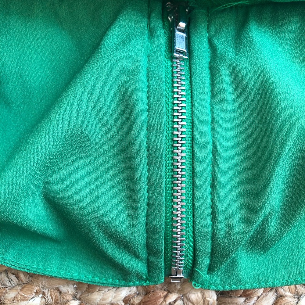 Tuckernuck Pomander Place Green Long Sleeve Blouse. Size XL - Picture 9 of 14